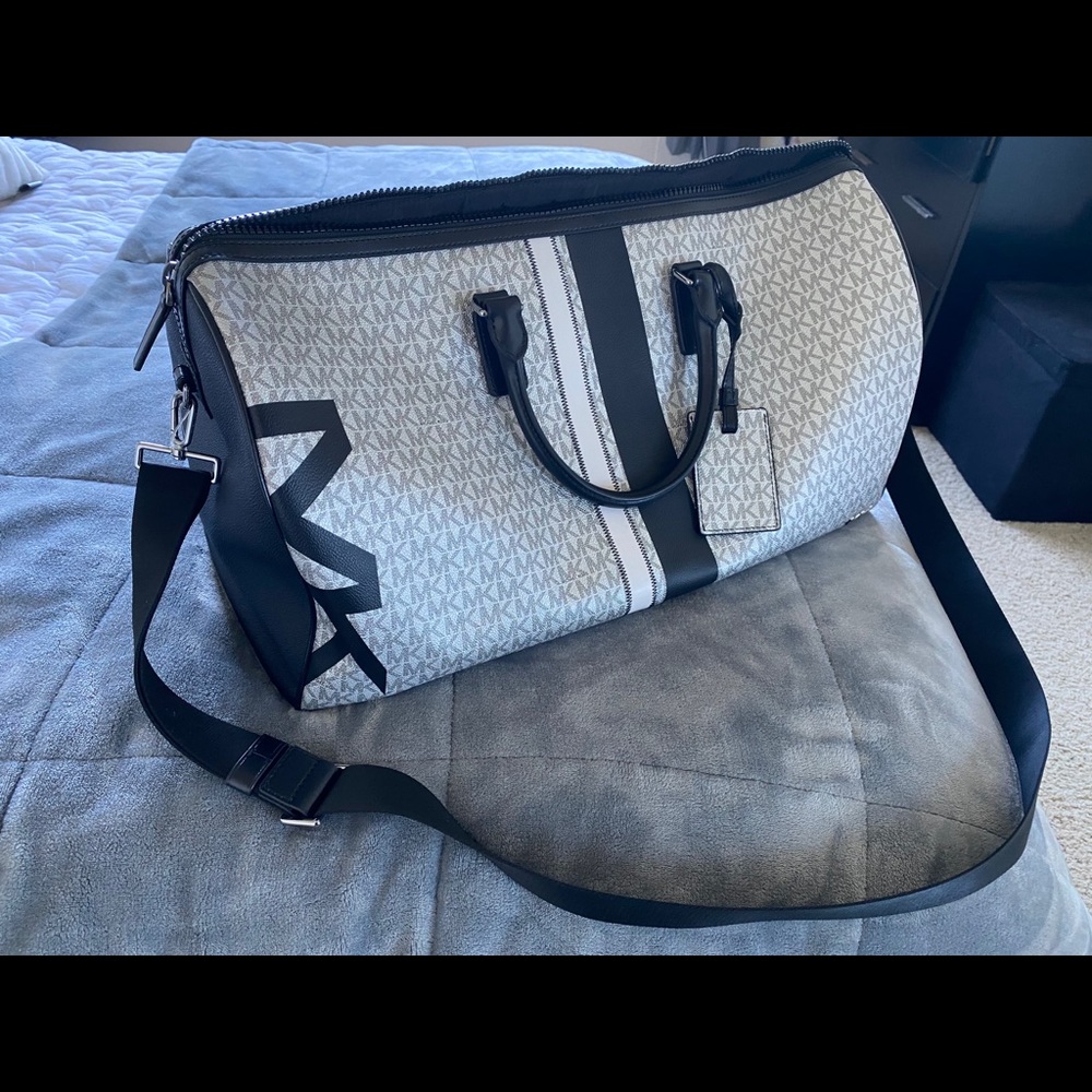 MK duffle bag silver/black - Picture 3 of 6